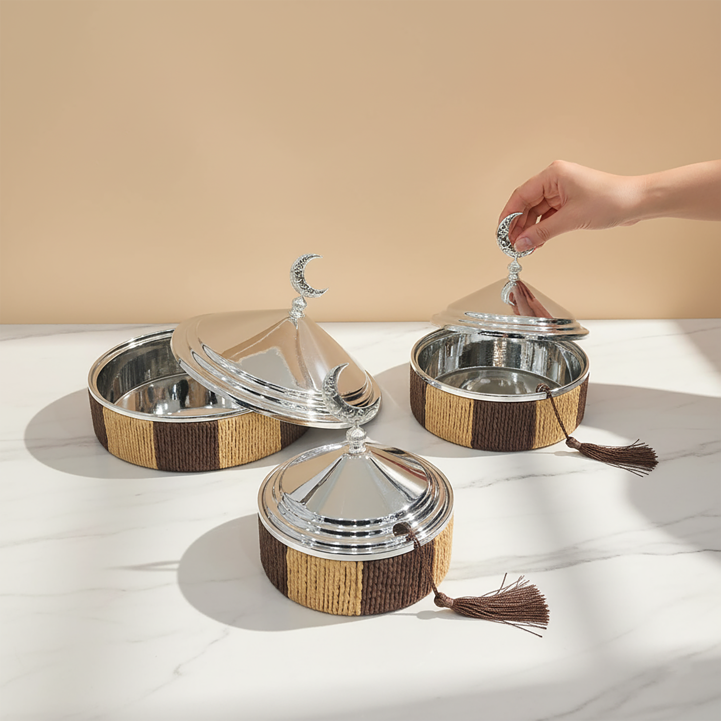 طقم مكون من 3 أطباق حلا مع أغطية رمضانية