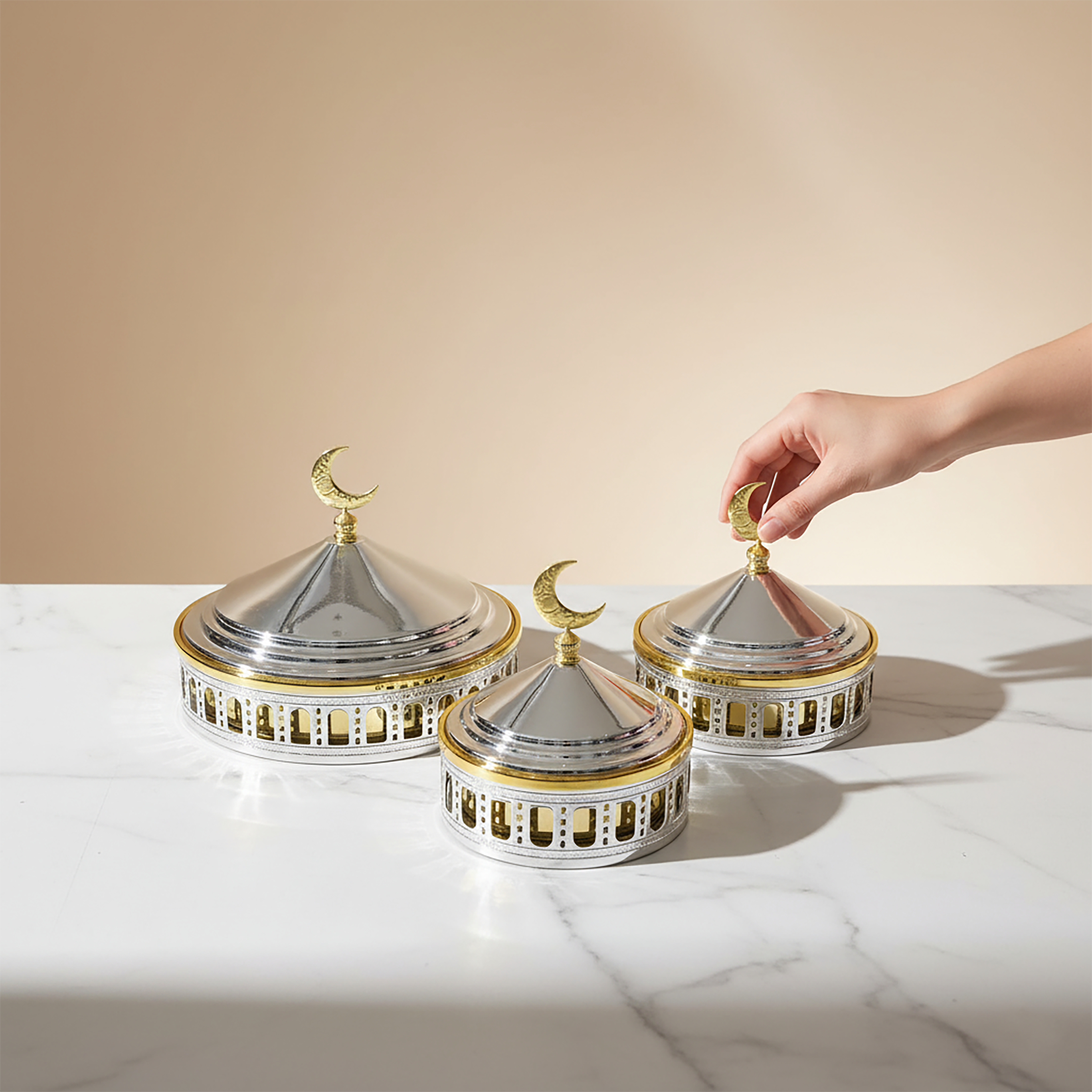 طقم مكون من 3 أطباق حلا مع أغطية رمضانية