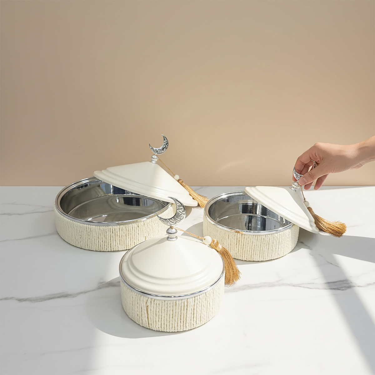 طقم مكون من 3 أطباق حلا مع أغطية رمضانية