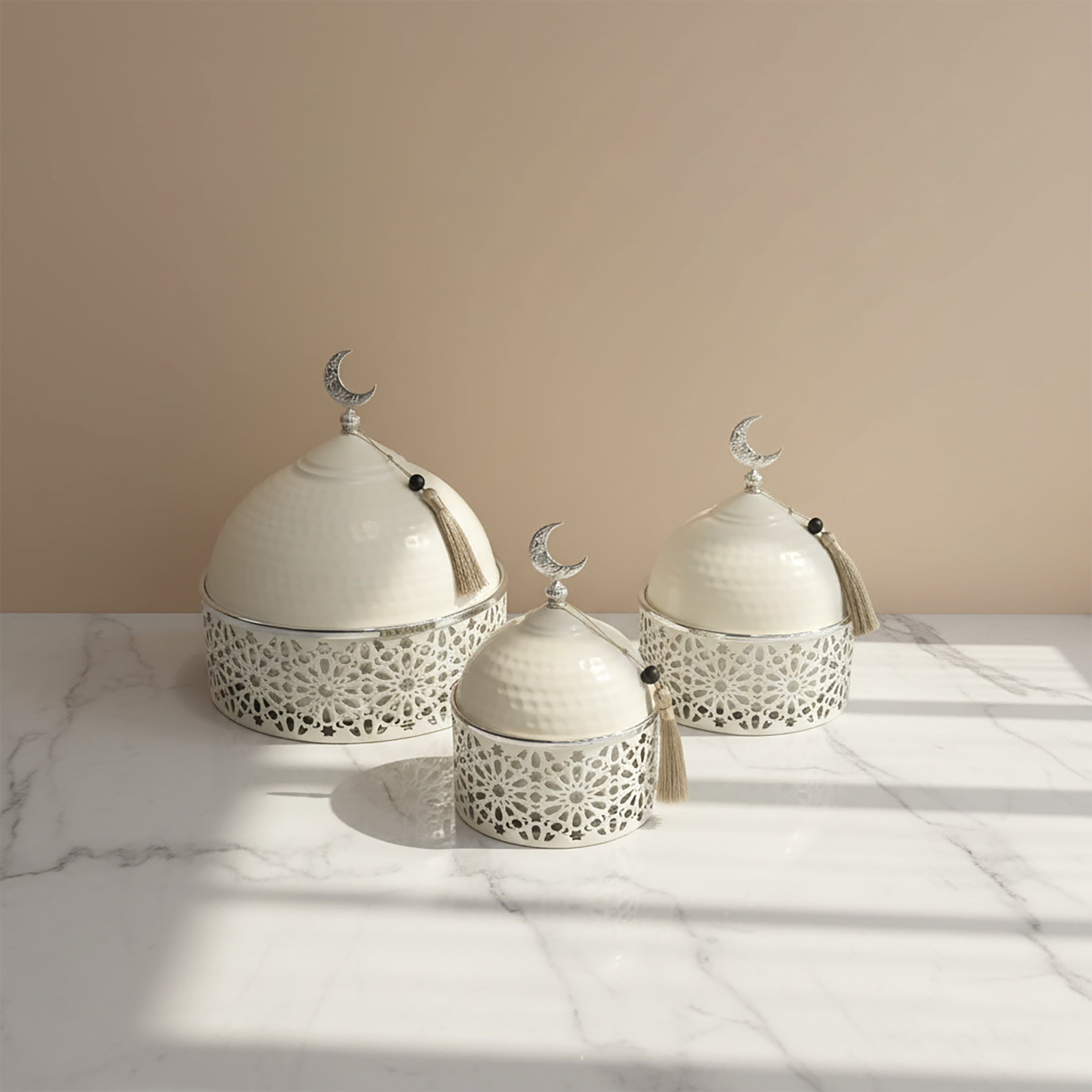 طقم مكون من 3 أطباق حلا مع أغطية رمضانية