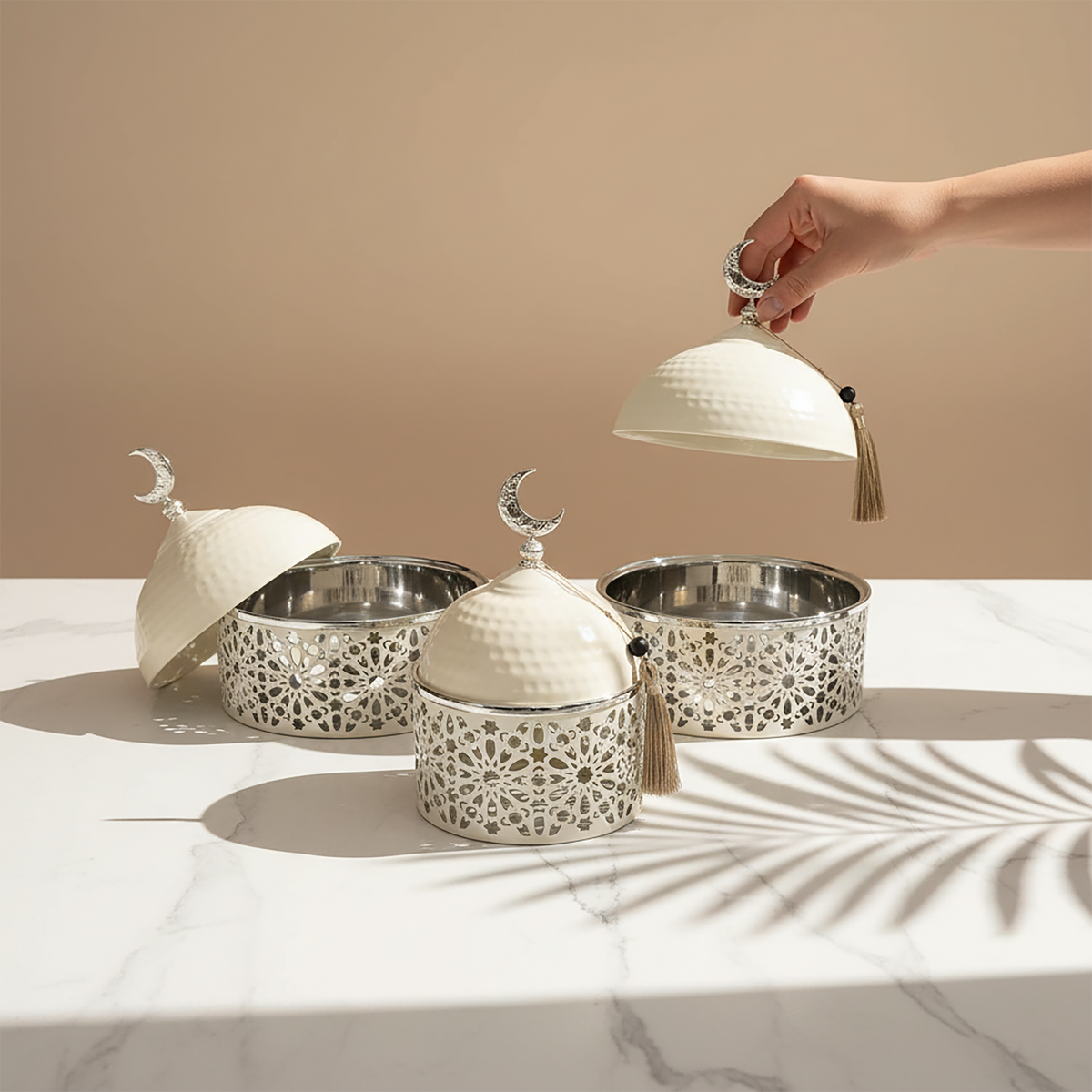 طقم مكون من 3 أطباق حلا مع أغطية رمضانية