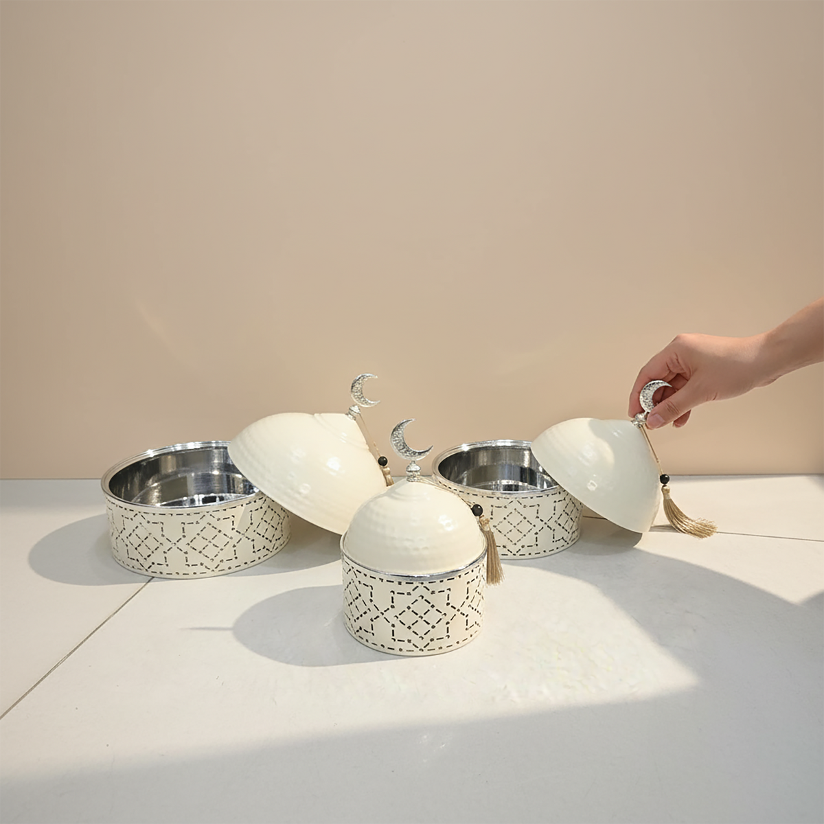 طقم مكون من 3 أطباق حلا مع أغطية رمضانية