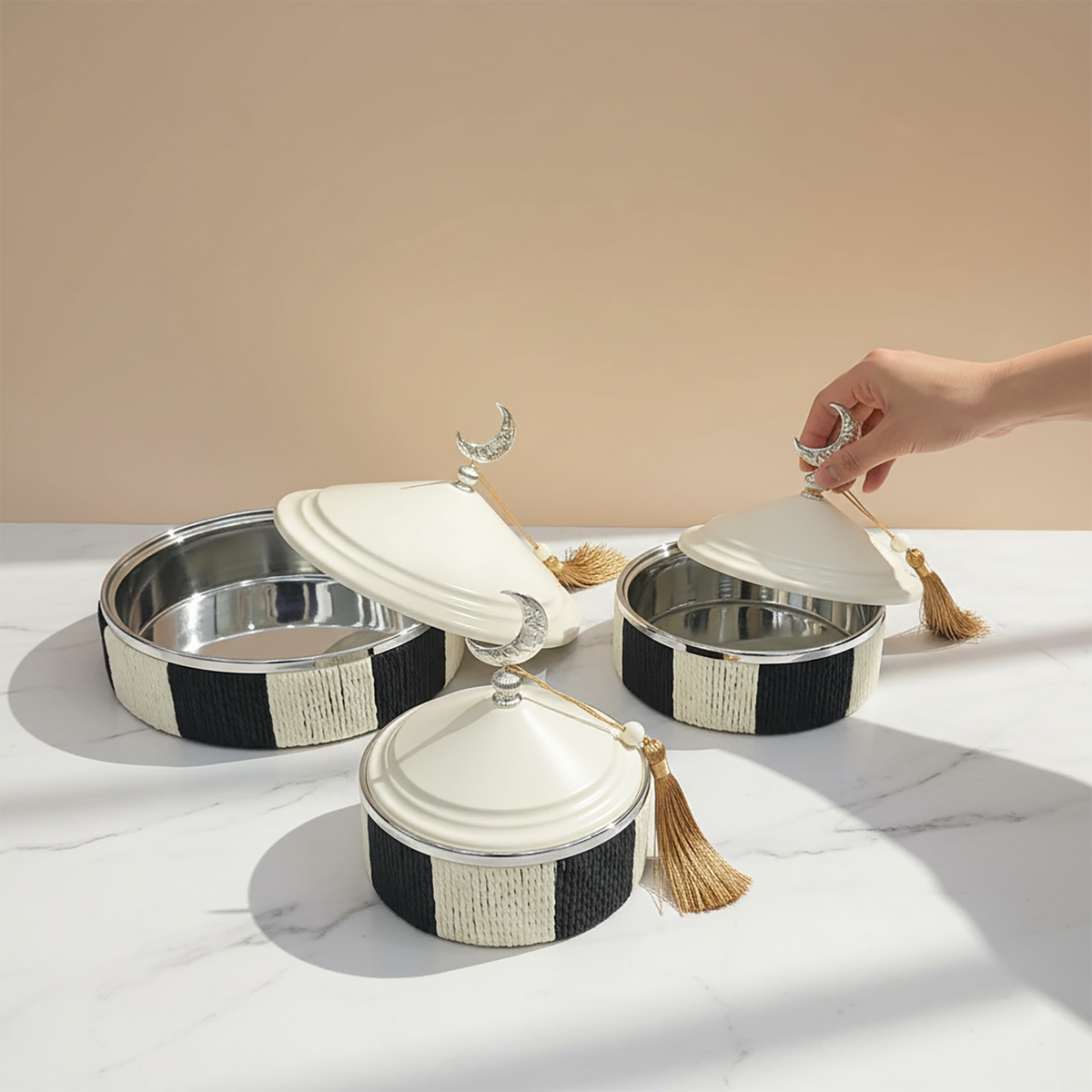 طقم مكون من 3 أطباق حلا مع أغطية رمضانية