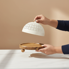 طبق خشبي وسط مع غطاء معدني 