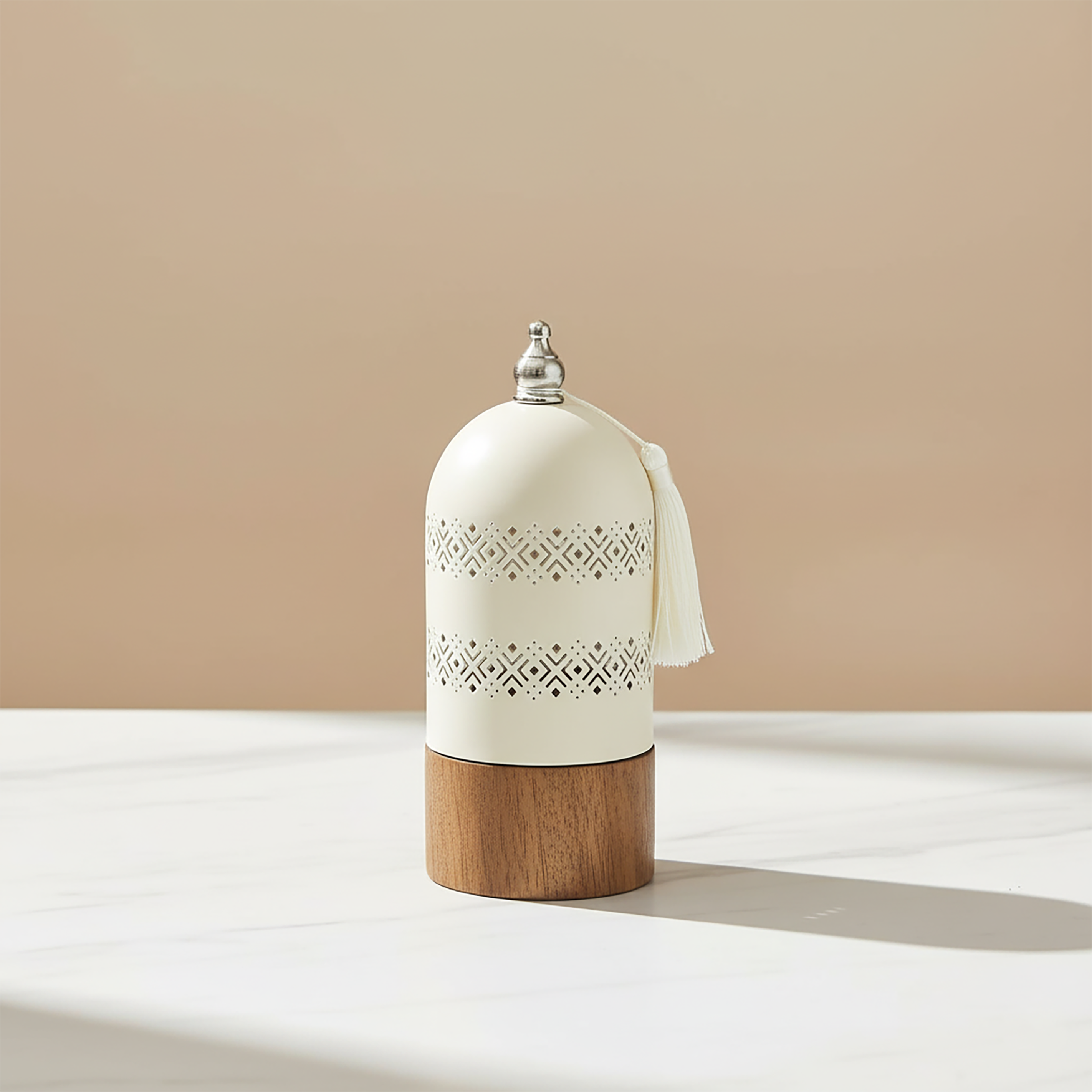 مبخر خشبي مع غطاء معدني