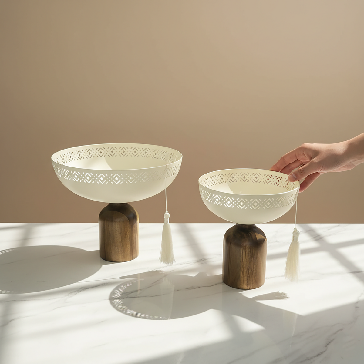 طقم 2 إستاند معدني بقواعد خشبية