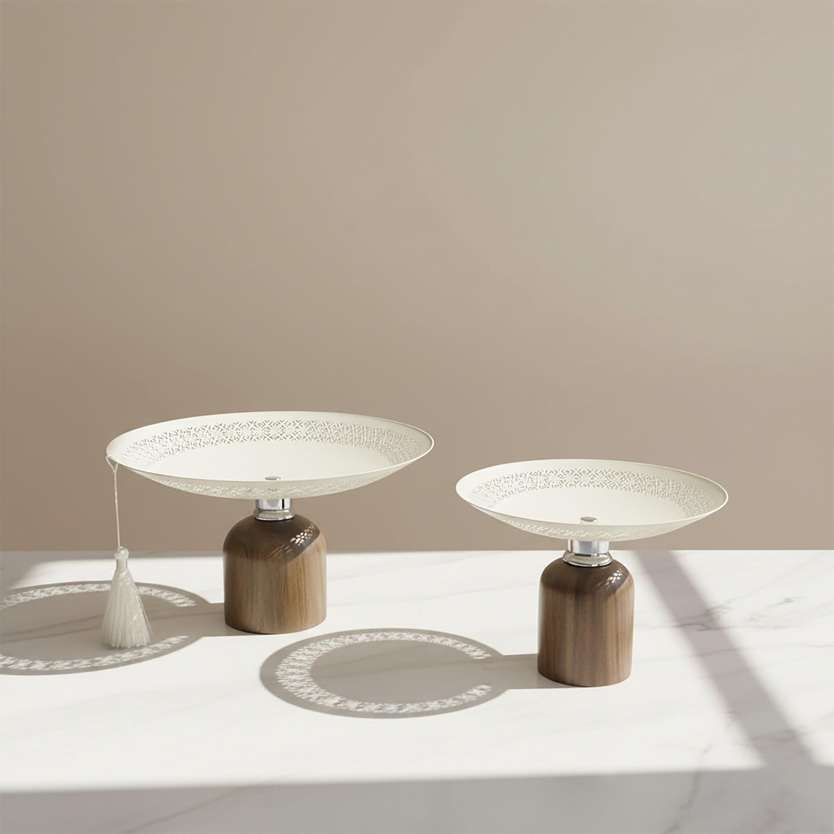 طقم 2 إستاند معدني بقواعد خشبية