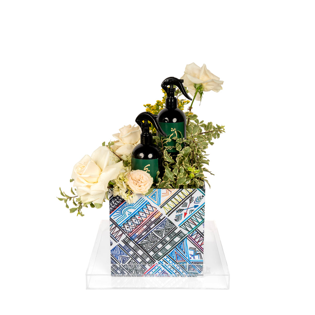 تنسيق ورد أنيق مع مرشين عطريين للمنزل