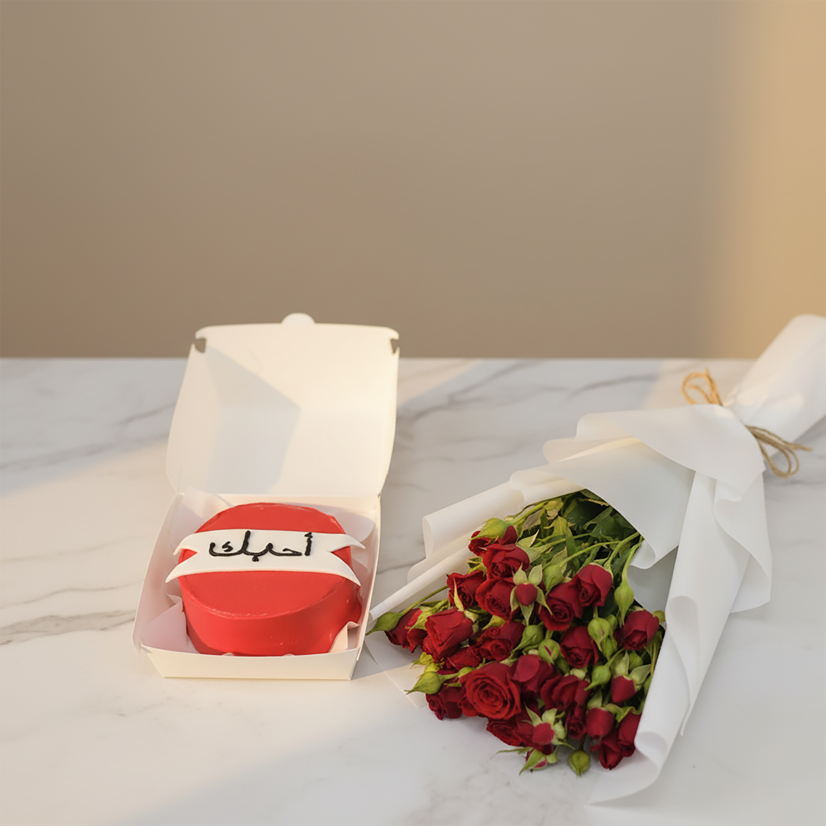 بوكيه ورد مع كيك