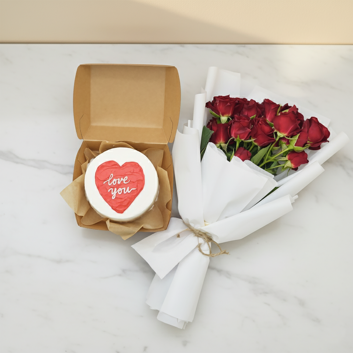 بوكيه ورد مع كيك